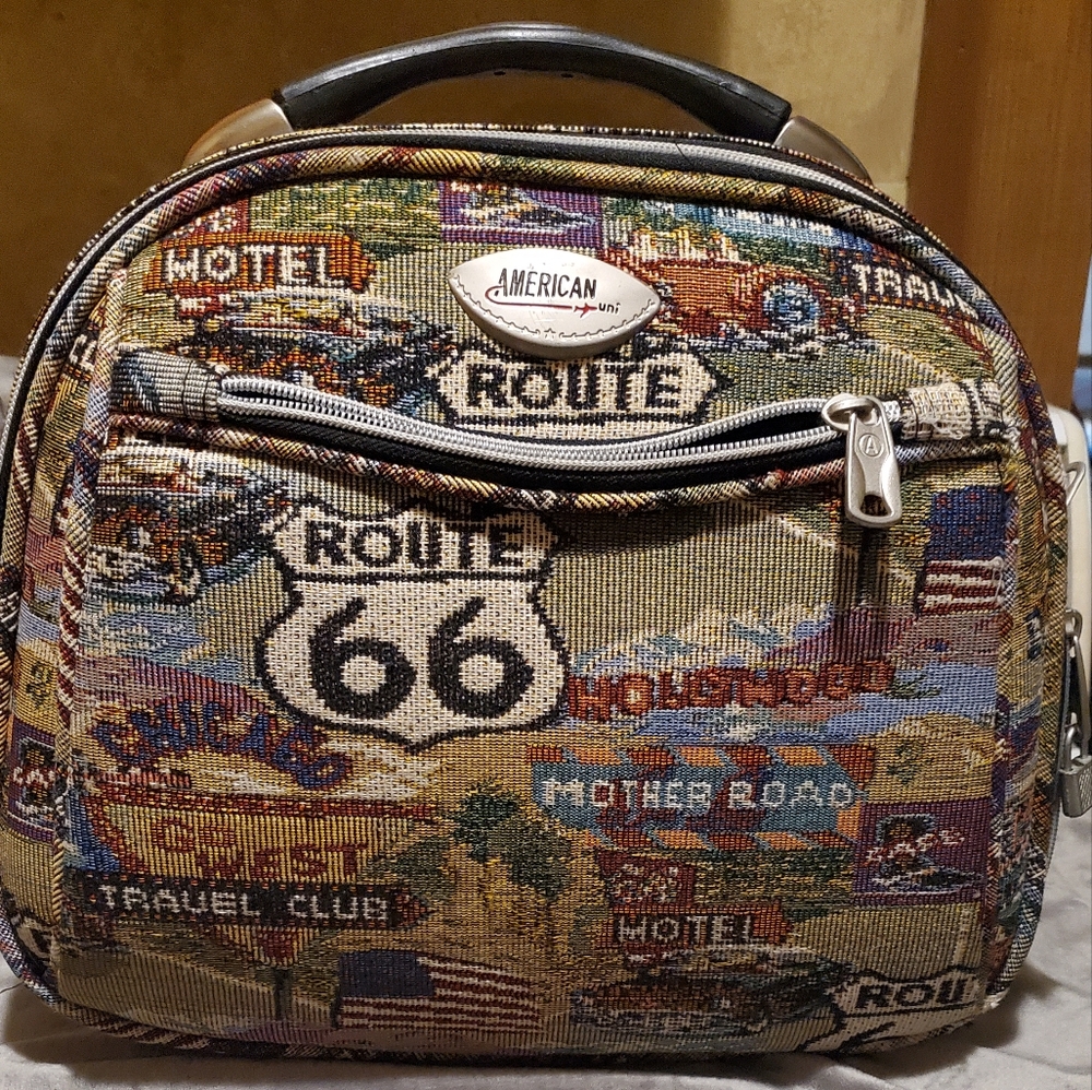 American uni travel case